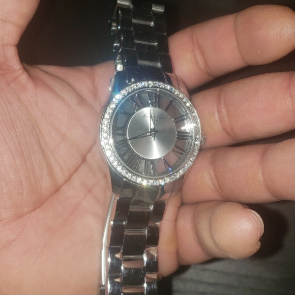 Watch - Picture 3 of 5